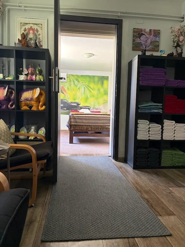 The reception area of Real Thai Massage in Tatabánya